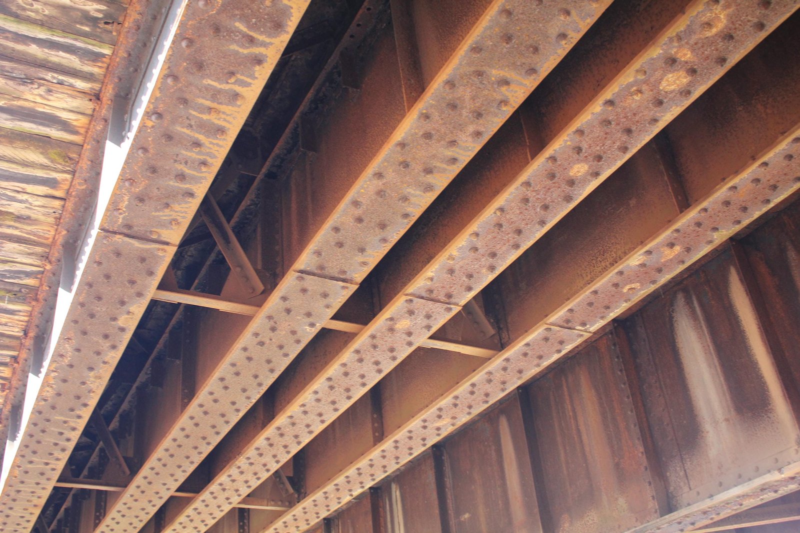 Girder detail, south track